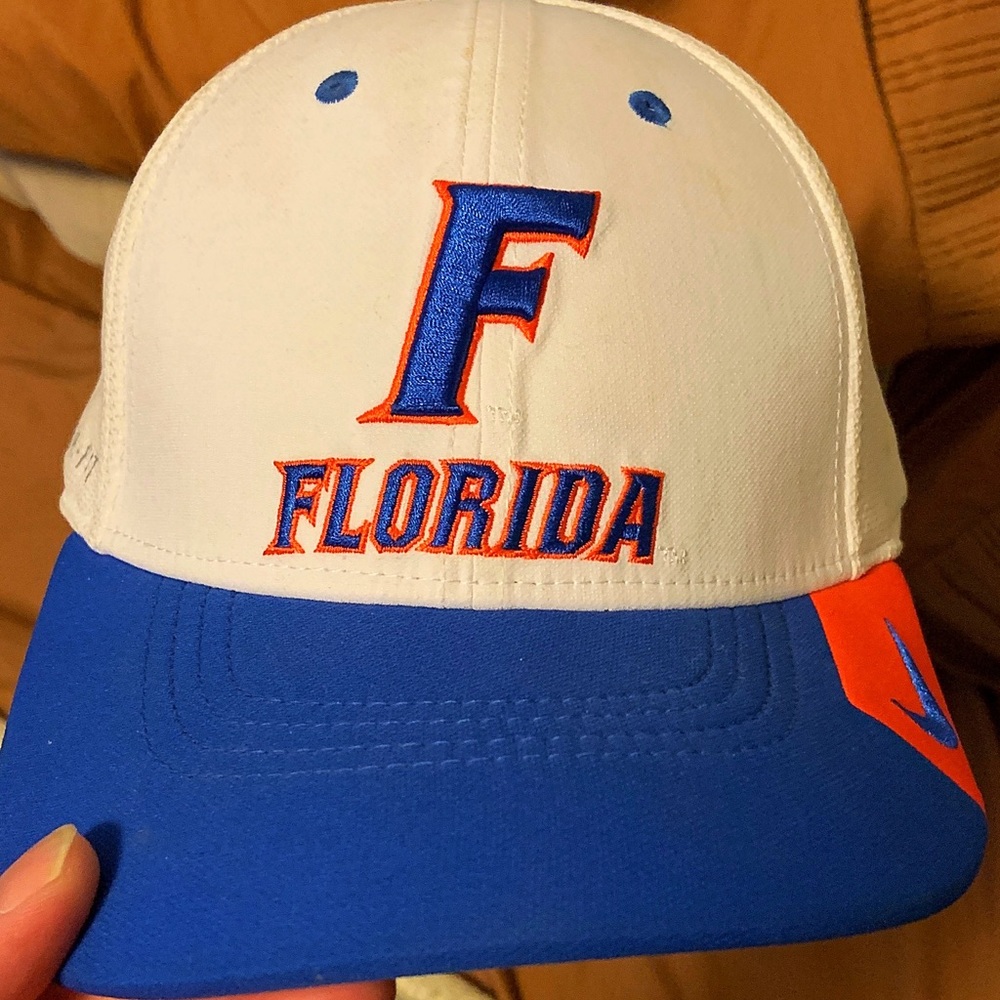 Florida Gators flexfit Nike hat. Barely worn!